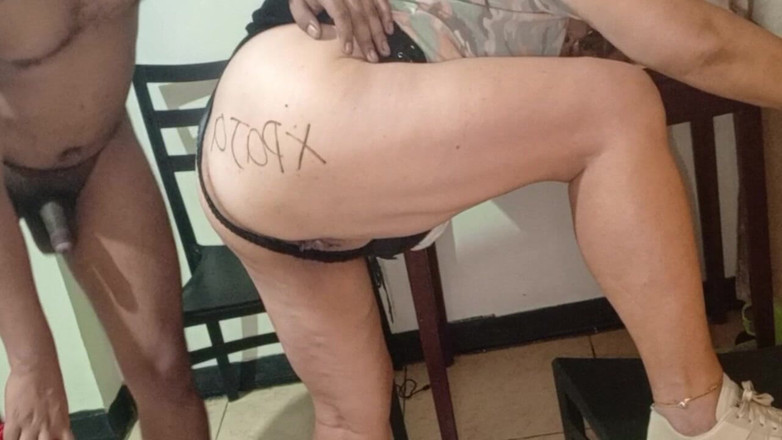 Milfta boohot: Ein gespräch mit meiner reifen stiefmutter und lädt mich ein