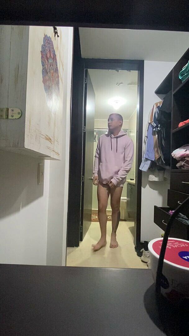 Tomas Styl: 记录我姐夫离开浴室时的他