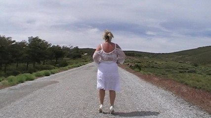 Julie Cunningham: Julie Cunningham, strip-tease sur la voie publique, bas, talons