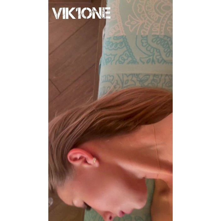 Vik1one: Güzel bir sarışınla amatör anal seks