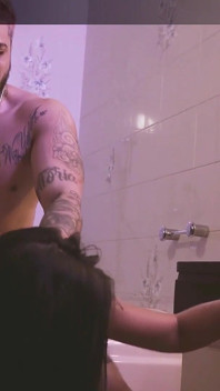 I Took the Towel to My Friend in the Shower and Couldn't Resist His Big-headed and Thick Cock