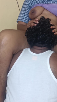Ragazza indiana del sud della scuola