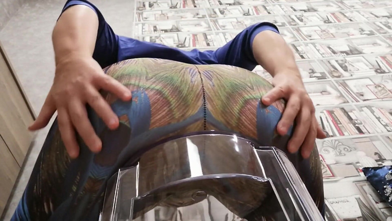 Dream Factory: Ass in blue leggings worship