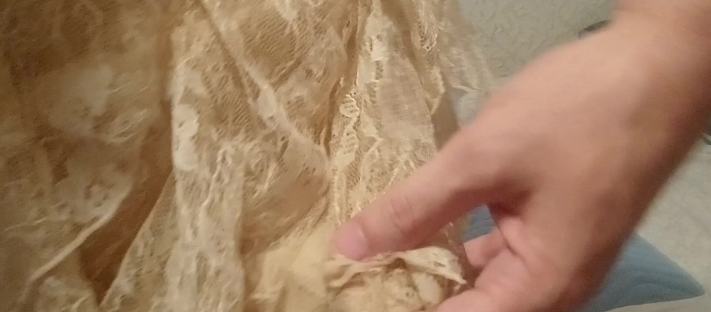 Sissy Holly: Maricas Holly molha a cama através de seu pullup, mas...