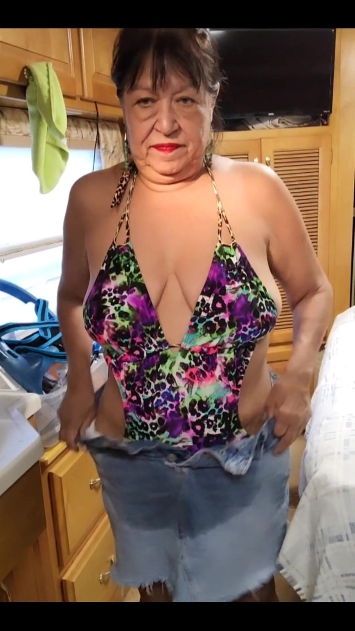 Zilah Luz: Time to Take off My Swimsuit and Put on My...