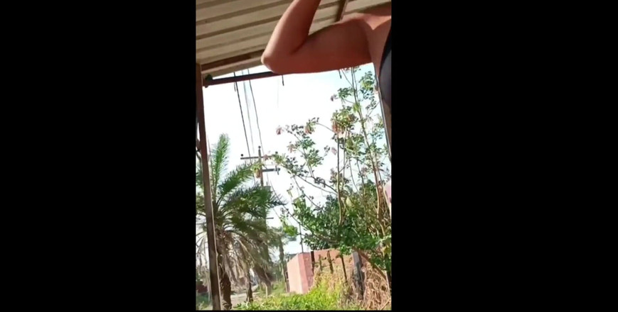 Karely Ruiz: Mengongkek teman wanita kawan baik saya! Dalam Setengah Kongkek Dia...