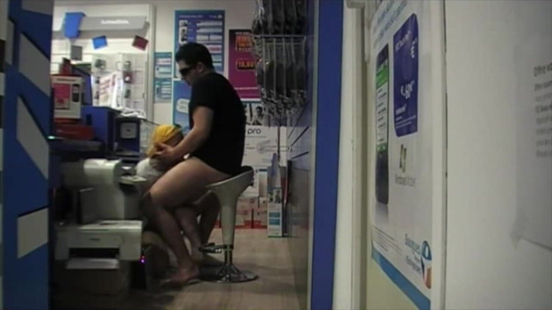 STRAIGHT BOY CURIOUS: Webcam - fucked in the shop by the phone seller