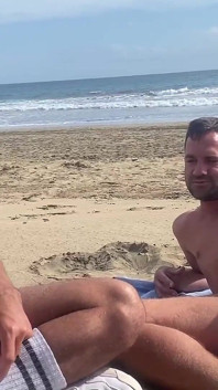 Leo Bulgari fa sesso e viene sulla spiaggia con i suoi amici the bleshporn - parte 1