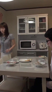40대 미녀 유부녀의 음란한 불륜, 암캐 노예로 조교당한 아내 - 사사키 치카_상