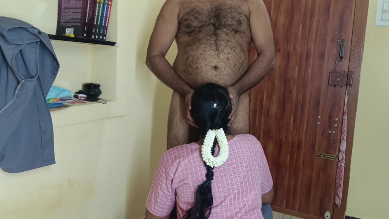 Apple baby: Dívka šuká s uniformou