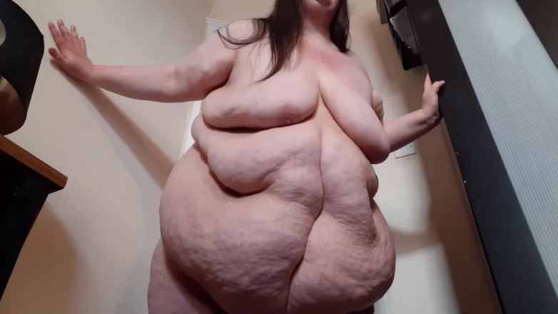 SSBBWLadyBrads: Your Naked giant goddess