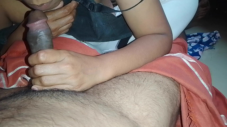 Mallu India: La Moglie Indiana Malayali Si Mette Il Pene Di Suo...