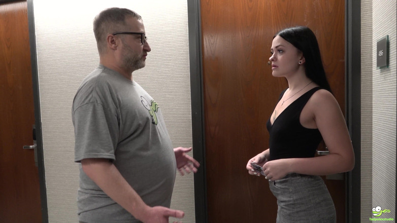 TadpolexStudio: Vedeta porno Imani Valor împarte două pule cu o ejaculare înăuntru și ejaculare...