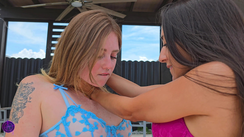 Nicky Rebel: Gapend bij het zwembad 