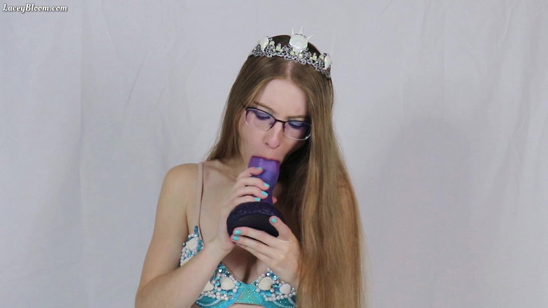 Lacey Bloom: La sirène Bad Dragon chevauche 10:51