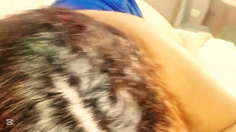 Carmenbbw: Brunette stiefmoeder en haar mollige stiefzus zuigen dezelfde pik-compilatie