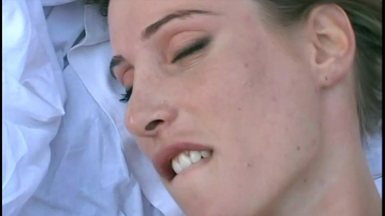 Inhonorof porn: Pantat aduhai untuk dientot di halaman