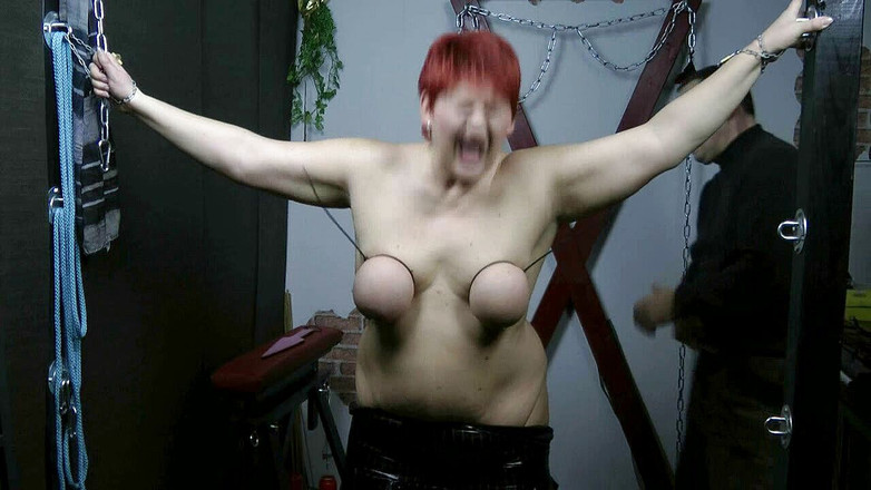 Anna Devot: Annadevot - payudara terikat, pantat dipukul