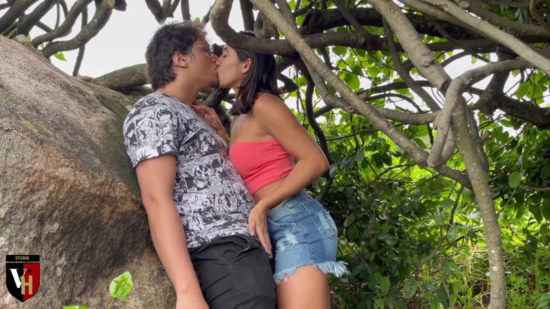 VictorHugo: Freundin gibt einen blowjob