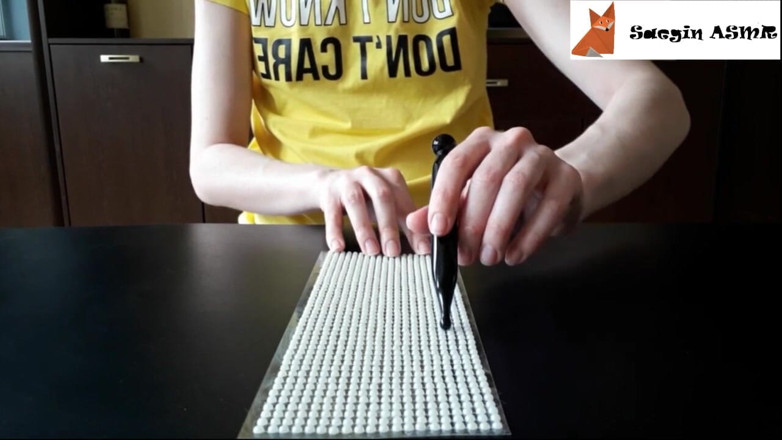 Saegin: 2[ASMR] Scratching rhinestones (no talking)