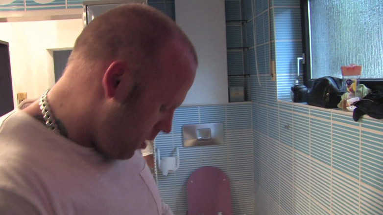 Nasty World Media: Disperată după tratament dur