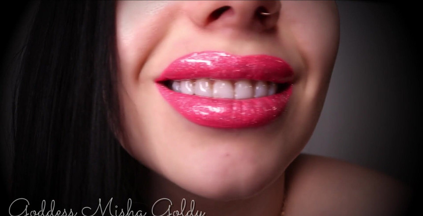 Goddess Misha Goldy: Eu estou continuando provocando você com meus lábios rosa grandes...