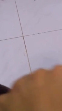 Mi hermanastra sexy se prueba vestidos y finalmente la follo en la habitación