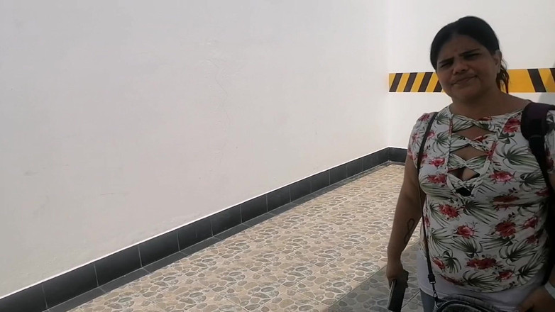 Adribella69: Enteado e madrasta entram no quarto de hotel e fodem...