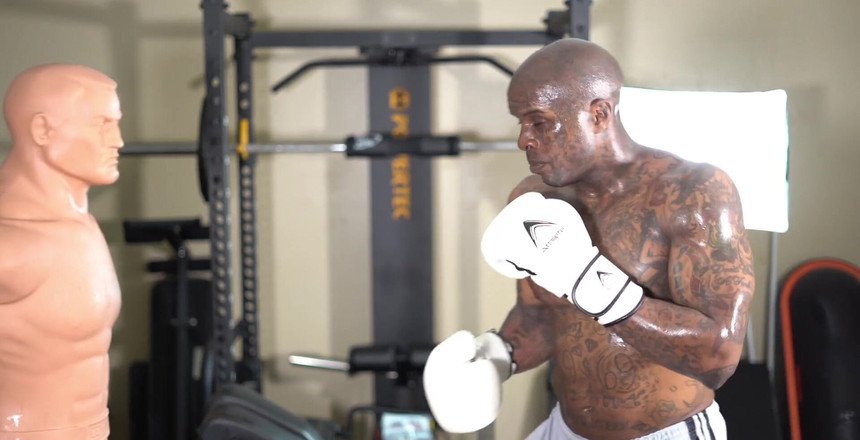 Hallelujah Johnson: Latihan tinju.