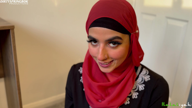 Aaliyah Yasin: Aaliyah Yasin пытается не глотать сперму своего сводного брата