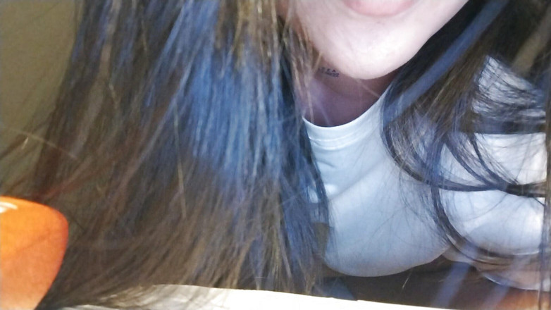 Lucyplay: あなたのために金持ちを話す角質の女の子のJOI