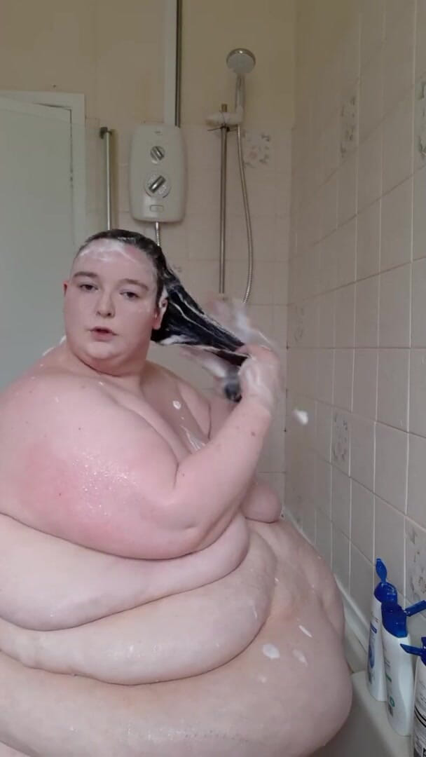 SSBBWLadyBrads: 샤워하는 여신을 좋아해