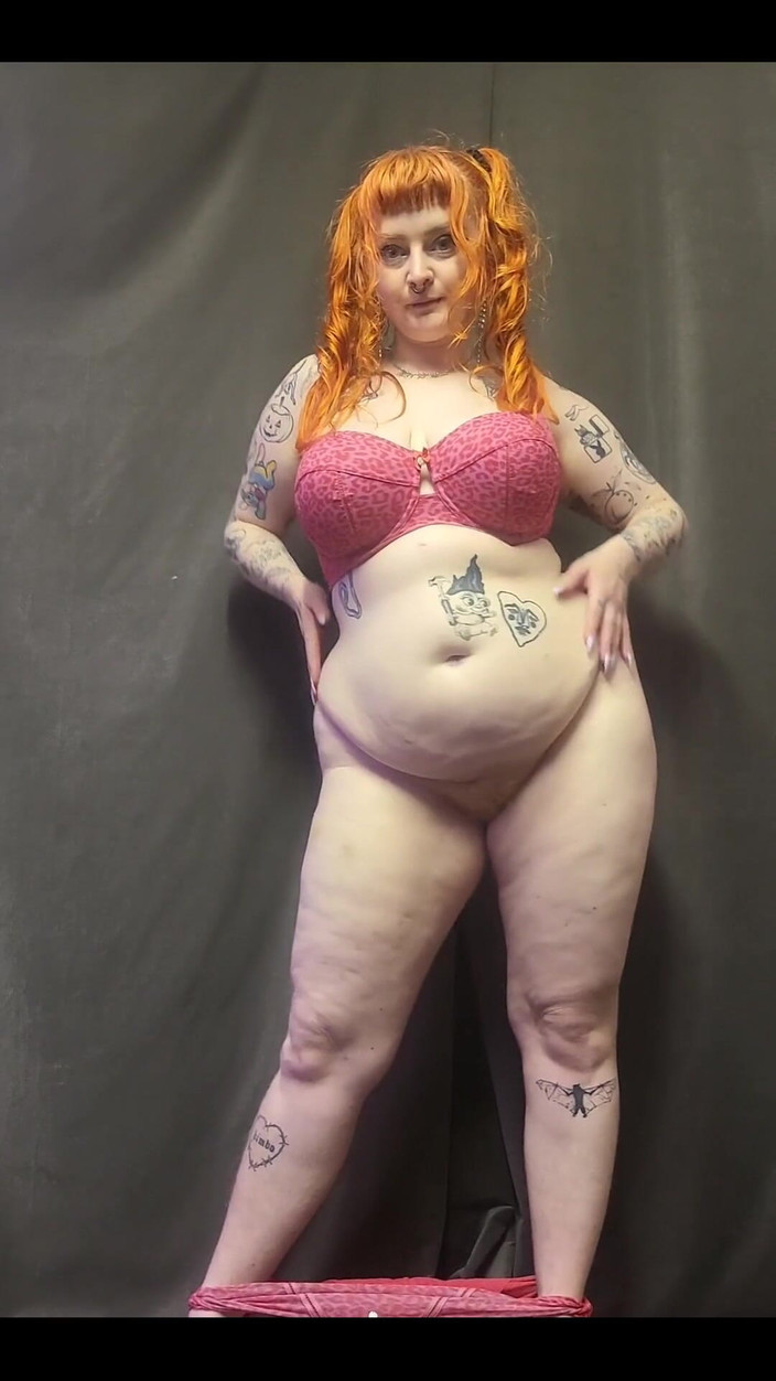 Bunny Royle: 내 섹시한 흔들리는 비트와 곡선을 보여줘