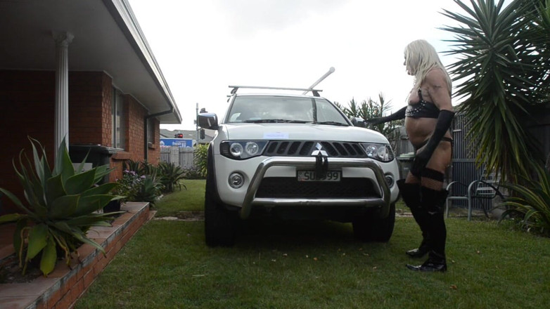 Sissy Becky: Kadın kılıklı sürtük Becky