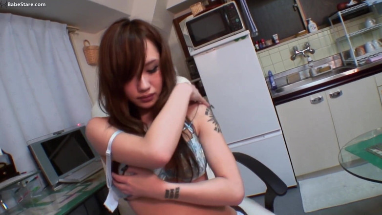 Babe Stare: Luna masturbates her hairy pussy with sex toys