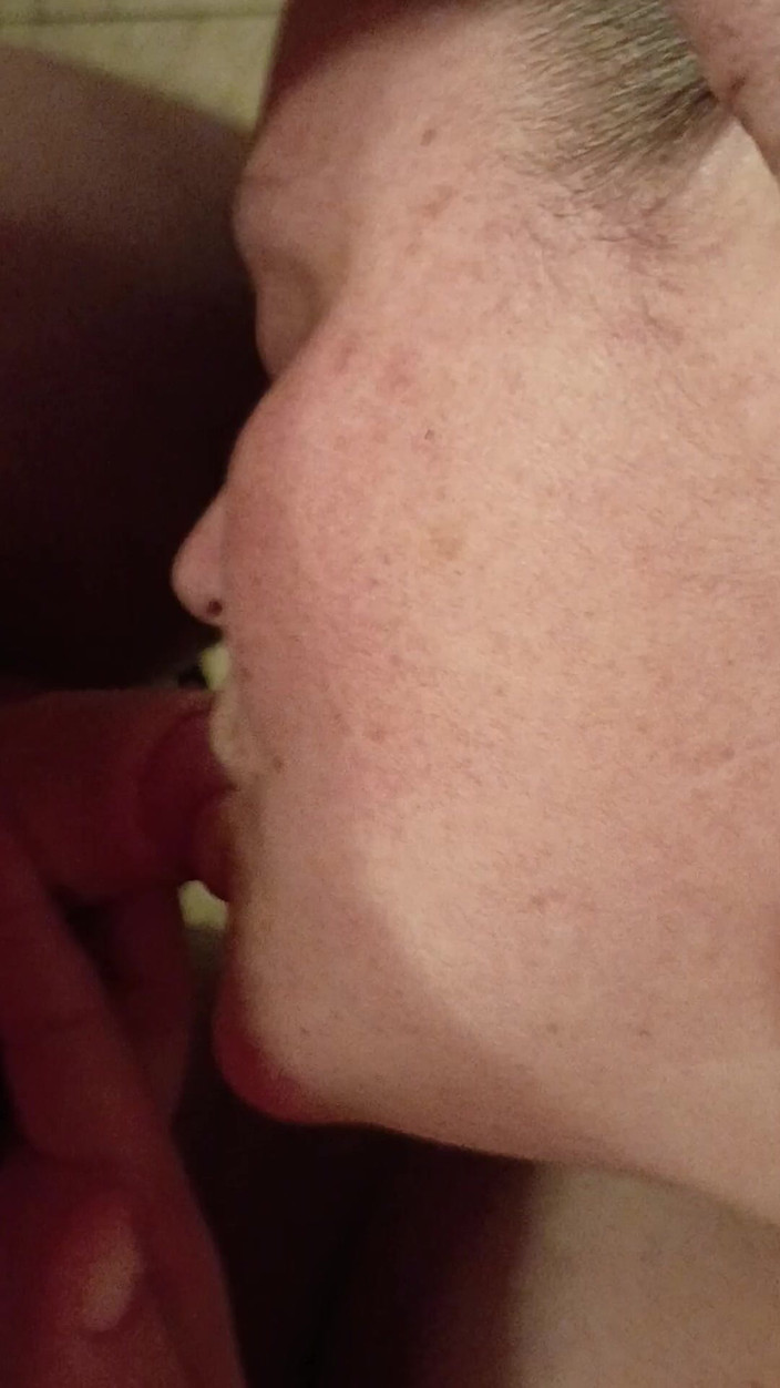 yaller62: Melancap Menggunakan Rose Saya Semasa Menghisap Zakar Suami