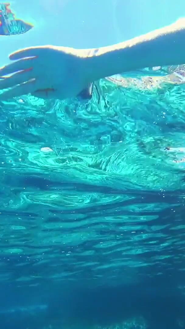 GoldTeachers: Stunning Girl Swims Nude on Public Beach