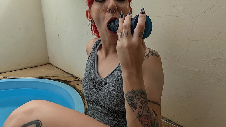 SatanicCandy: VEDERE LA PERSOANA 1 doar prolaps la piscină