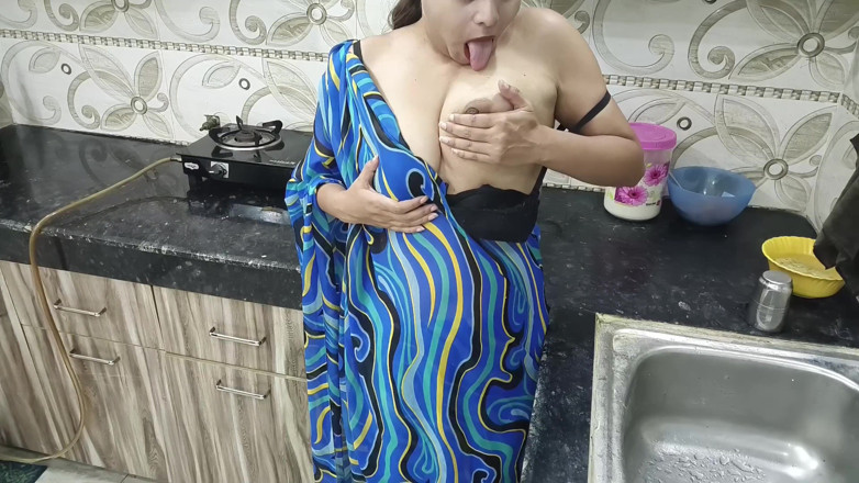 Saarabhabhi6: Indian Step Stepmom and Step Stepson in Kitchen Ka Najayaz...