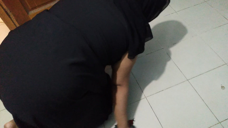 Aria Mia: Pembantu seksi pakistan pantat bahenol dientot habis-habisan sama pria lain...