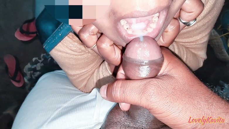 Kavita Singh: Bhabhi把全部精液射在嘴里，吞下了所有的精液