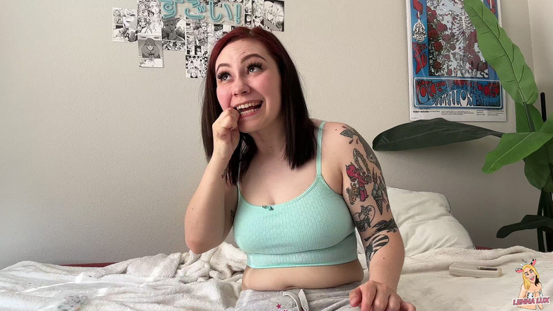 Lenna Lux: Гигантисса ступнями лосьоном