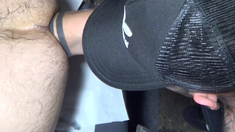 Gaybareback: Leo Senthy used by the pornstar Aday Traun
