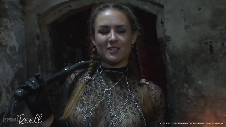 REELL - The cute Girl next door _ FemDom Reality: Pani biczowanie twojego uległego tyłka