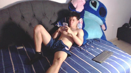 Icyhot707: I Pull My Dick on My Bed