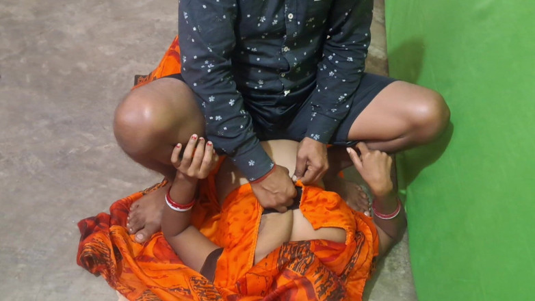 Trilokinath: देसी आंटी नग्न