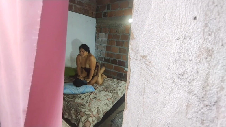 Adribella69: Vidím děvku mé nevlastní matky, jak šuká kamaráda mého nevlastního otce,...