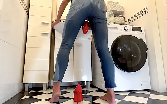 Aqua Pola: Wetting Extremely Jeans and Red Classic High Heels and Play...