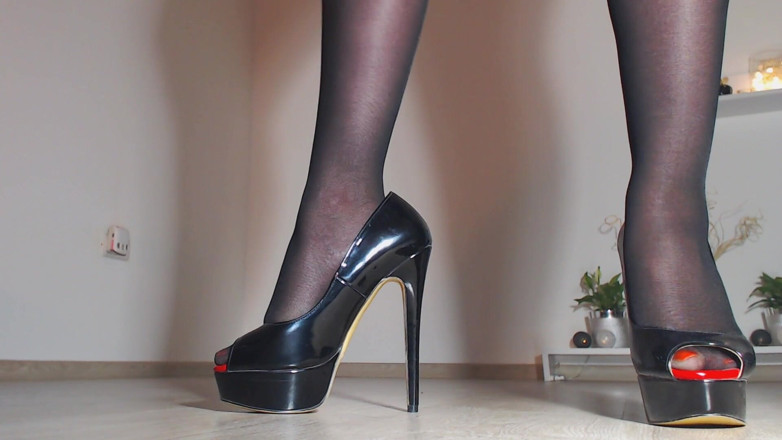 LegsOnHeels: The unique pair of platforms that I like to tease...