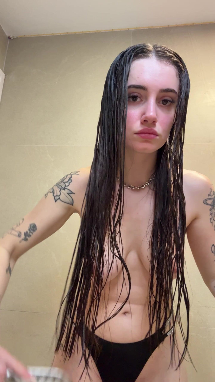 Chavitaxxx: Nighttime Routine: I Took a Bath and Brushed My Teeth